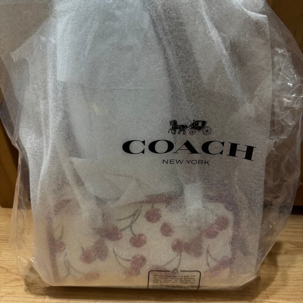 ❤️ Coach Swing Zip Bag With Cherry Print - Picture 6 of 9